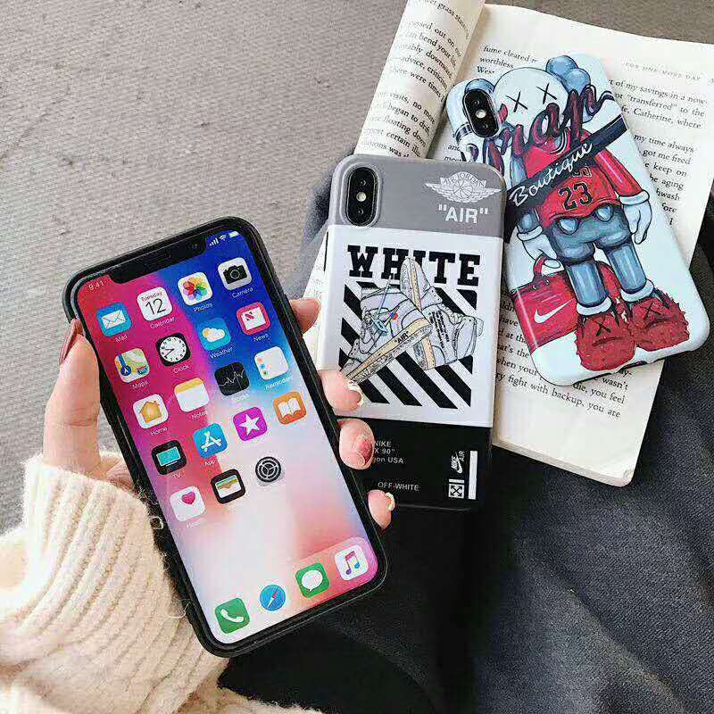 iphone xrケース off white