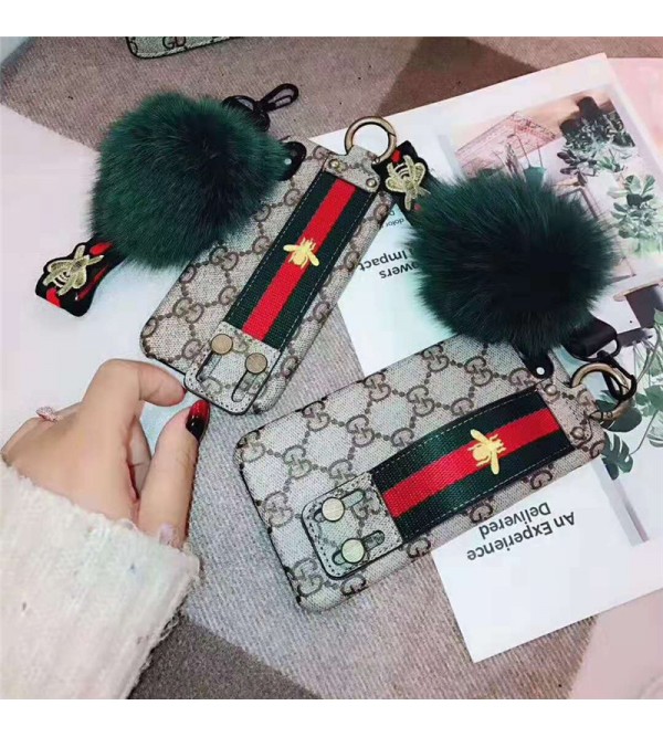 iphone12 mini/12 pro/12 /12 pro maxケースgucci グッチ iphone xr/xs maxケースブランド オシャレアイフォン x/xsカバー ハンドベルト付き モコモコ iphone se2/8/7 plusケース ファッション新品 レディース向け