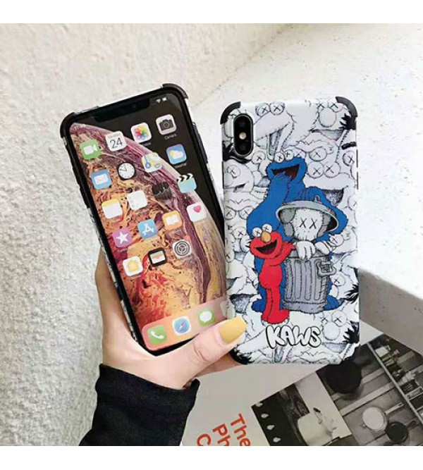 iPhone 13ケースKAWS iphone se2/12/13 pro/XIケース 可愛いキャラクター iphone xr/xs MAXケース 個性プリント アイフォン x/8/7 plusカバー ファッション大人気