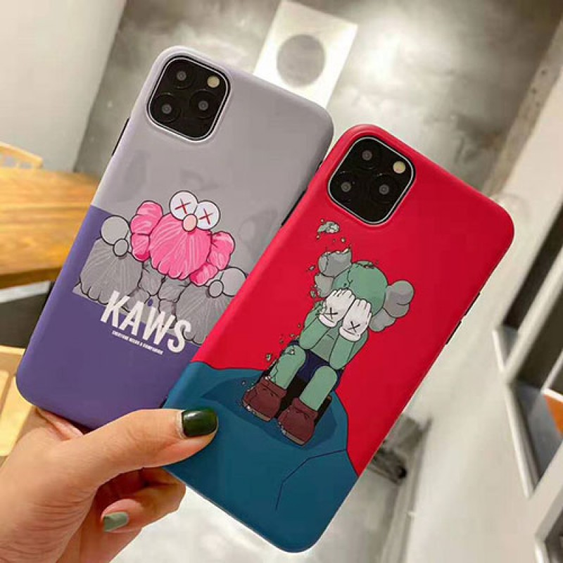 iphone 13ケースKAWS iphone 13/13pro max/se2ケース可愛いキャラクター付き iphone xr/xs maxケース個性パロディ風 アイフォン x/8/7 plusケース ファッション潮流 人気