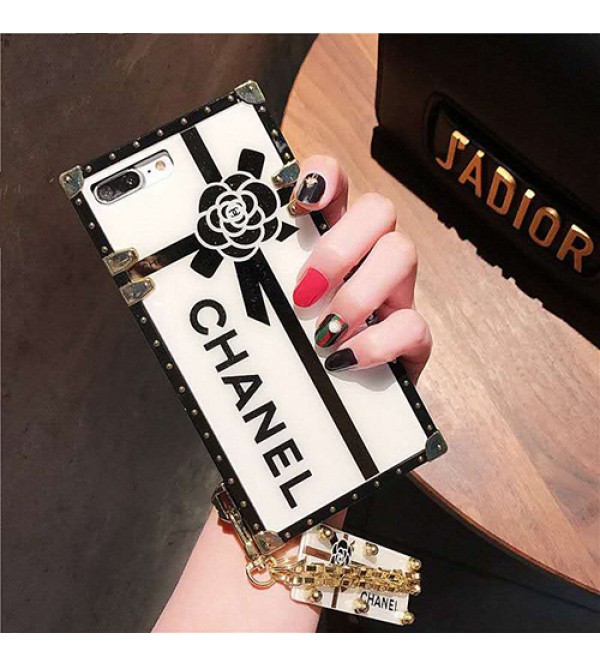 Chanel/シャネルiphone 12 mini/12 pro/12 pro max/12 ケースペアお揃い アイフォン11ケースアイフォンiphonex/8/7 plus/se2ケース ファッション経典 メンズlv/ルイ·ヴィトン個性潮 iphone x/xr/xs/xs maxケース ファッションレディース アイフォンFendi/フェンデイGalaxy S9+/s10/s10 5Gケース おまけつき