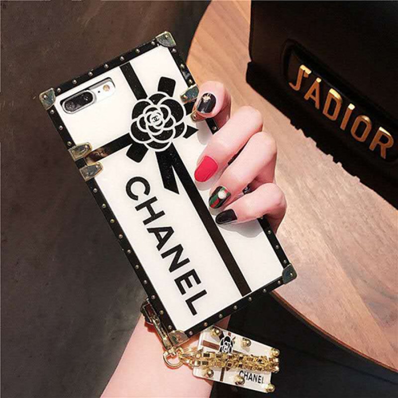 Chanel/シャネルiphone 12 mini/12 pro/12 pro max/12 ケースペアお揃い アイフォン11ケースアイフォンiphonex/8/7 plus/se2ケース ファッション経典 メンズlv/ルイ·ヴィトン個性潮 iphone x/xr/xs/xs maxケース ファッションレディース アイフォンFendi/フェンデイGalaxy S9+/s10/s10 5Gケース おまけつき