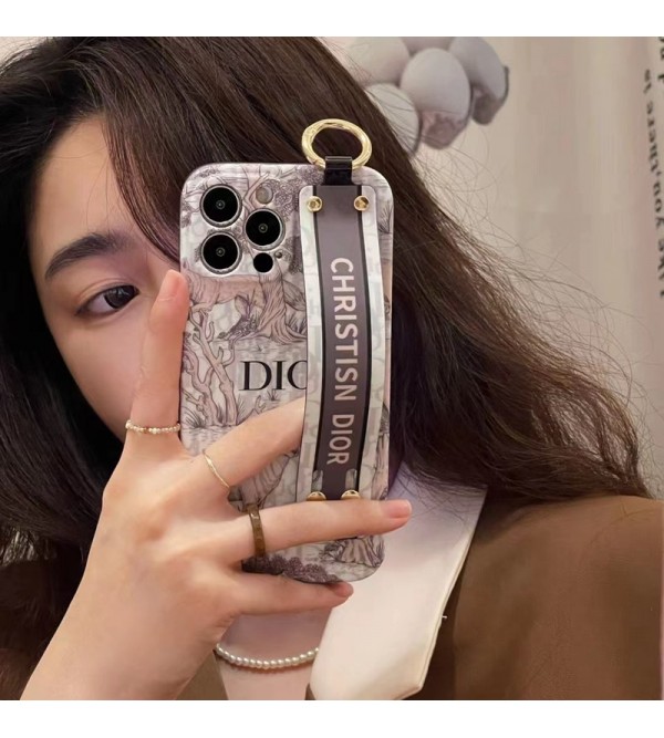 Dior ブランド ディオール iphone 14/14 pro/14 pro max/14 plusケース 安い ハンドバンド スタンド機能 モノグラム リング付き 紛失防止 激安 アイフォン14/14プロ/14プロマックス/13/12/11カバー セレブ愛用 ファッション経典 コピー ペアお揃い 保護 メンズ レディース 