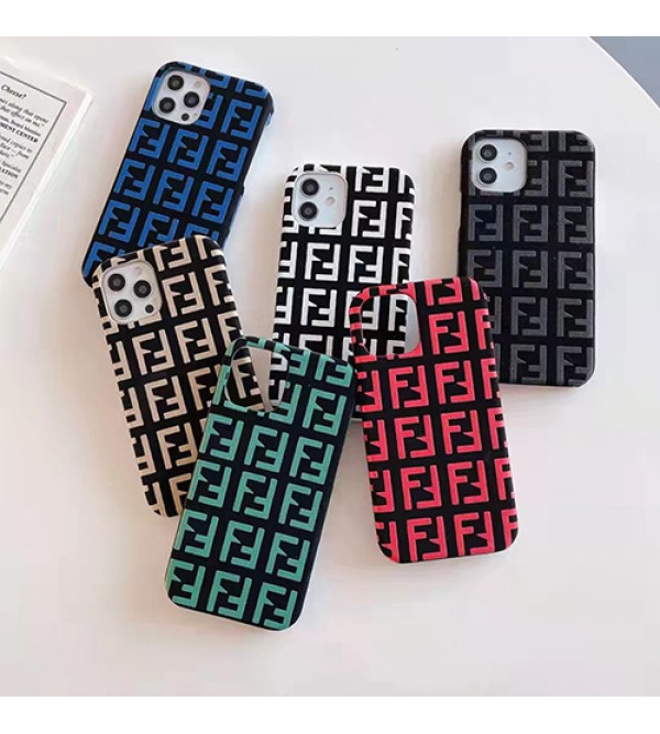 FENDI/フェンディ ブランド iphone13 pro/13pro max/13 miniケース お洒落 Galaxy S22/S22 Plus/S22 Ulta モノグラム柄 カラー ジャケット型 耐衝撃 アイフォン13/12/11/xs/x/xr/8/7カバー セレブ愛用 ファッション メンズ レディース