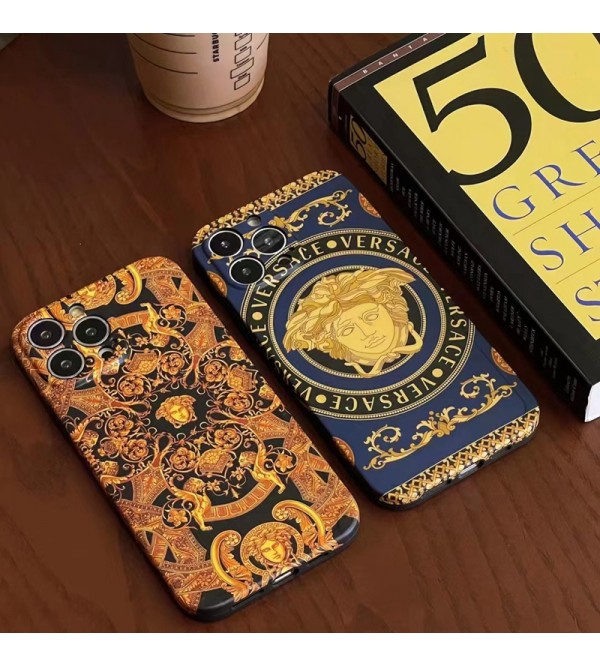 VERSACE ブランド ヴェルサーチ iphone 14/14 pro/14 pro maxケース オシャレ メドゥーサ柄 ジャケット型 モノグラム アイフォン14/13/12/11カバー 大人気 メンズ レディーズ