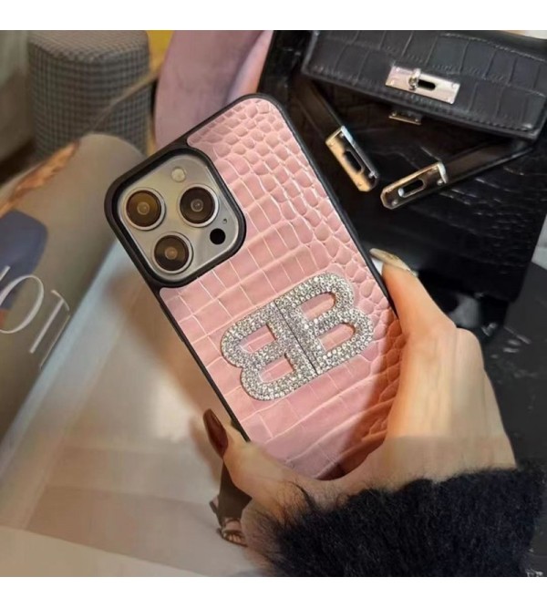 Balenciaga バレンシアガ女性向け iphone15pro max xr xs max 8/7 plusケース ガラス型 男女兼用 人気 ブランド iphone15 14 13 12 proケース  手帳型 ストラップ付き モノグラム iphone 15 14 plusケース 個性