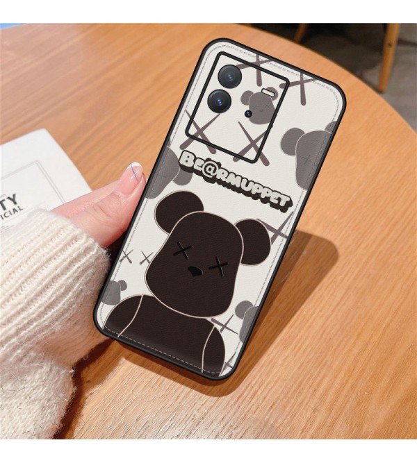 KAWS ブランド iphone14/14/14 pro/14 pro max/se 第3世代ケース ins風 Be@rbrick 熊柄 ベアブリック カウズ  全機種対応 Galaxy a53/S22/s22+/s22 ultra/note21ケース モノグラム ジャケット型 Xperia 5 iv/1 iv/10 iv/aceiiI/pro-i/5iii/10iii/カバー メンズ レディーズ 