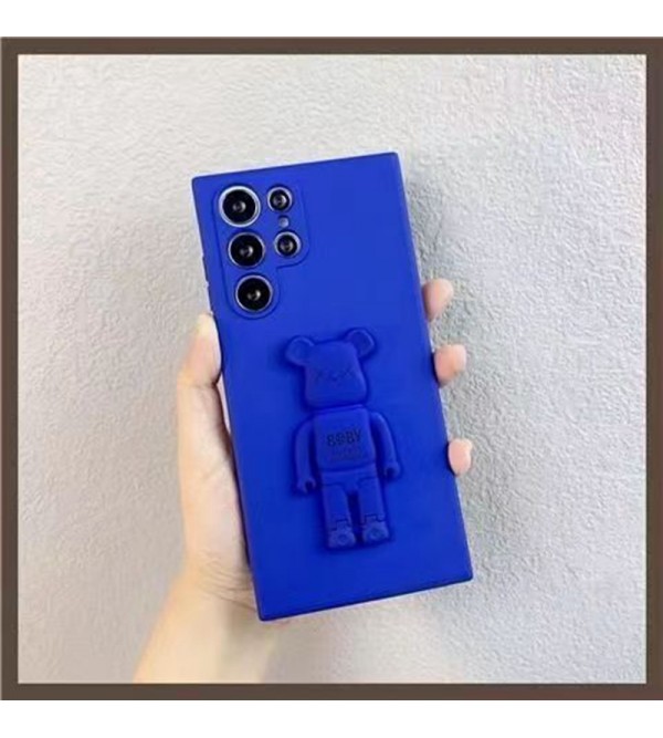 Kaws/カウズ ハイブランド Be@rbrick iPhone 14/14 Pro/14 Pro Maxケース スタンド機能 熊柄 モノグラム  シリコン 個性 ベアブリック Galaxy S23/S23 Plus/S23 Ultra/S22/S21/S20/S10/Note20/Note10カバー ジャケット型 アイフォン14プロ マックス/14プロ/14/13/12/11ケース コピー メンズ レディース