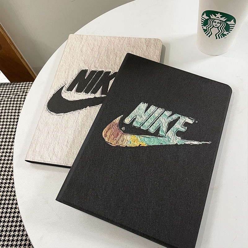 ナイキ ブランド iPad air 第5世代/mini 6/9/Pro 2021ケース NIKE オシャレ レザー製 モノグラム 手帳型 全機種対応 10.9/11inch アイパッドエアー5/ミニ6/9カバー  ファッション メンズ レディース