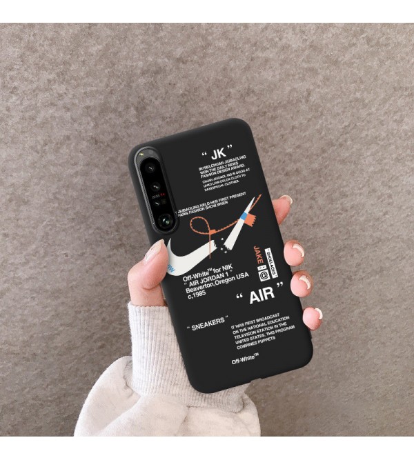 ナイキ Nike オフホワイト Off-White ブランド iphone 14 pro max plusケース 全機種対応 xperia 5iv/10 iv/ 1 ivスマホケース Air Jordan ジョンダン 耐衝撃 Galaxy S22/s22+/s22 ultra/note20カバー 黒色 モノグラム 個性 ファッション アイフォン ハイブランド エクスペリアカバー メンズ レディーズ