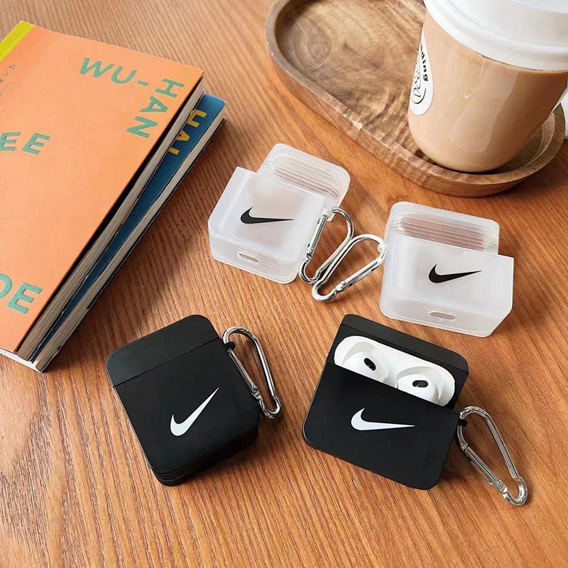 Nike ブランド Airpods pro2/pro/2/1ケース ナイキ クリアケース モノグラム 保護性 カラビナ付き 紛失防止 エアーポッズ3/プロ2/プロ/2/1カバー 黒白色 ファッション メンズ レディーズ