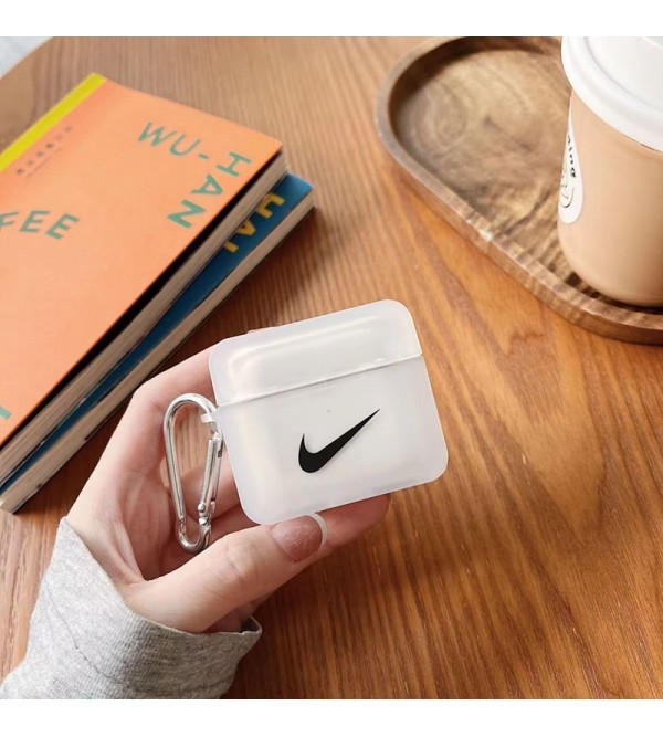 Nike ブランド Airpods pro2/pro/2/1ケース ナイキ クリアケース モノグラム 保護性 カラビナ付き 紛失防止 エアーポッズ3/プロ2/プロ/2/1カバー 黒白色 ファッション メンズ レディーズ