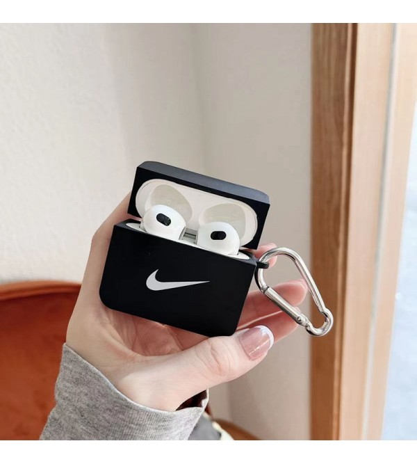 Nike ブランド Airpods pro2/pro/2/1ケース ナイキ クリアケース モノグラム 保護性 カラビナ付き 紛失防止 エアーポッズ3/プロ2/プロ/2/1カバー 黒白色 ファッション メンズ レディーズ