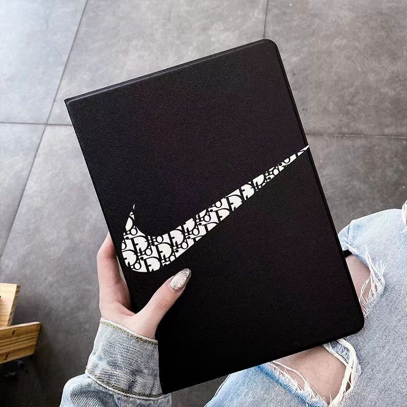 Nike Dior コラボ ブランド  ipad 10/pro 2022/air 5ケース かわいい 手帳型 ディオール ナイキ  レザー製 スタンド機能 アイポッド プロ2022/ミニ 6/10/エアー5/9カバー  第10世代 モノグラム 保護 ファッション メンズ レディーズ