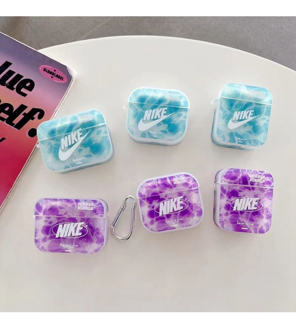 NIKE ブランド AirPods Pro2/3ケース ナイキ クリア スウッシュ柄 カラビナ付き モノグラム エアーポッズ 3/プロ2/2/1カバー  保護 落下防止 大人気 メンズ レディース