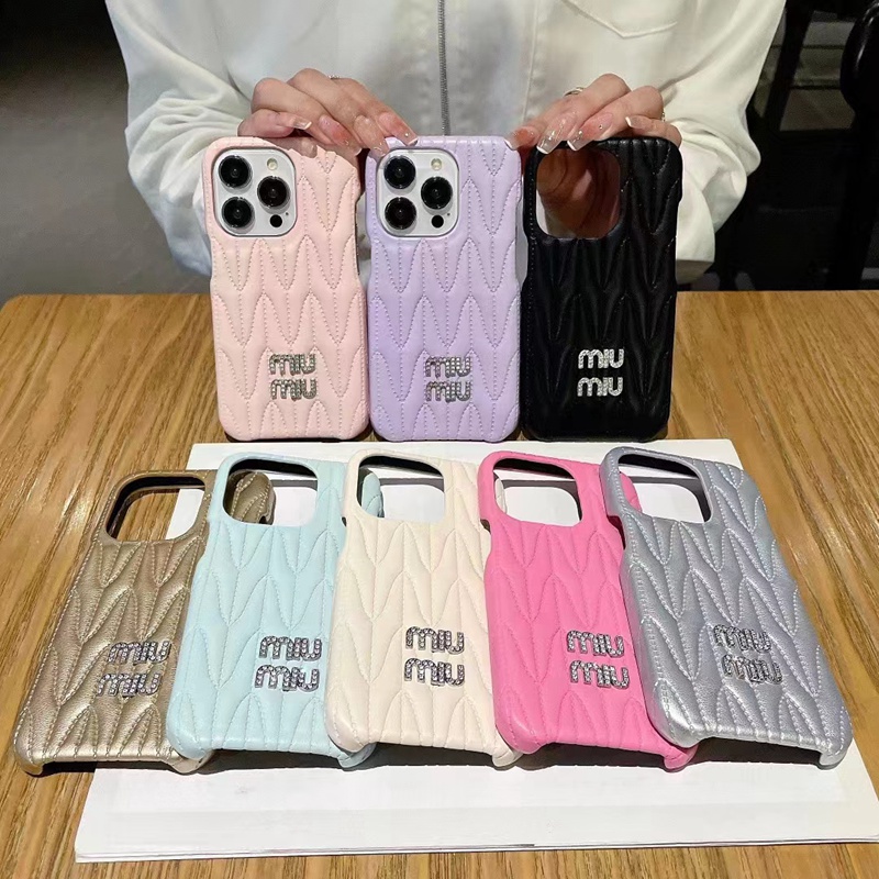 MIU MIUハイブランド ミュウミュウiPhone 14/14 Pro/14 Pro Maxケース オシャレ モノグラム柄 レザー風 ジャケット型 カラー色コピー