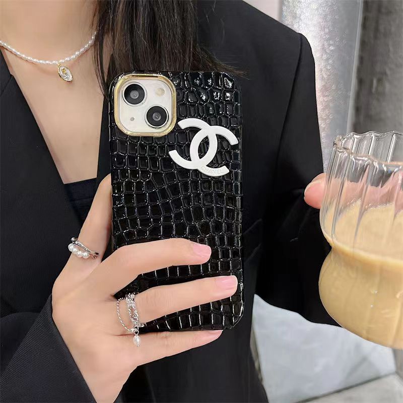 CHANEL/シャネル ハイブランド iPhone 14/14 Pro/14 Pro Max/14Plusケース ジャケット型 ワニ モノグラム レザー コピー男女