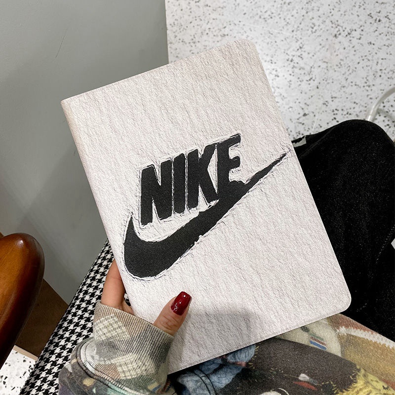 ナイキnikeブランドipad air5/mini6/9ケース インスタ風モノグラム革 手帳型アイパッドエアー5/ミニ6/9カバー男女愛用