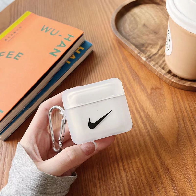 nike airpods pro2/3ケース クリア ナイキ黒白カラビナ付モノグラム エアーポッズプロ2ハイブランド